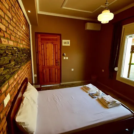 Menis Haus Rooms Nea Vrasna Exterior photo