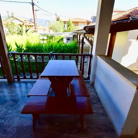 Menis Haus Rooms Nea Vrasna Exterior photo