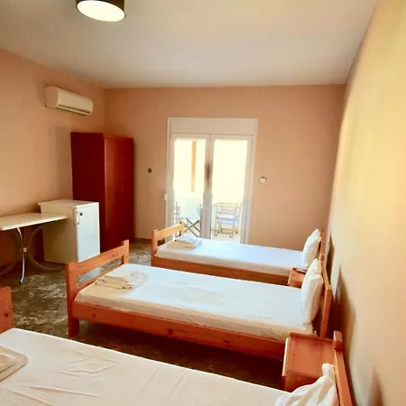 Menis Haus Rooms Nea Vrasna Exterior photo