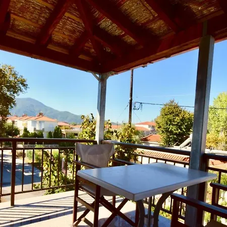 Menis Haus Rooms Nea Vrasna Exterior photo