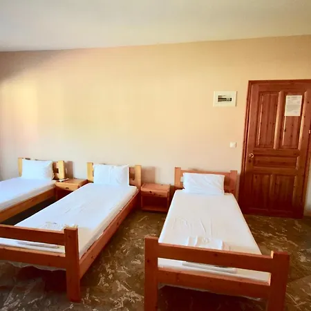 Menis Haus Rooms Nea Vrasna Exterior photo