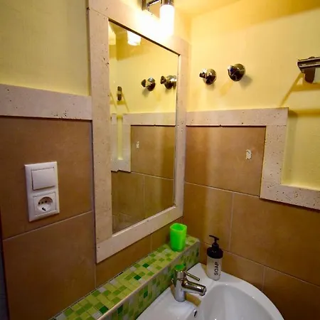 Menis Haus Rooms Nea Vrasna Exterior photo