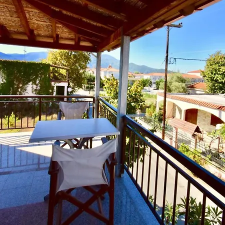 Menis Haus Rooms Nea Vrasna Exterior photo